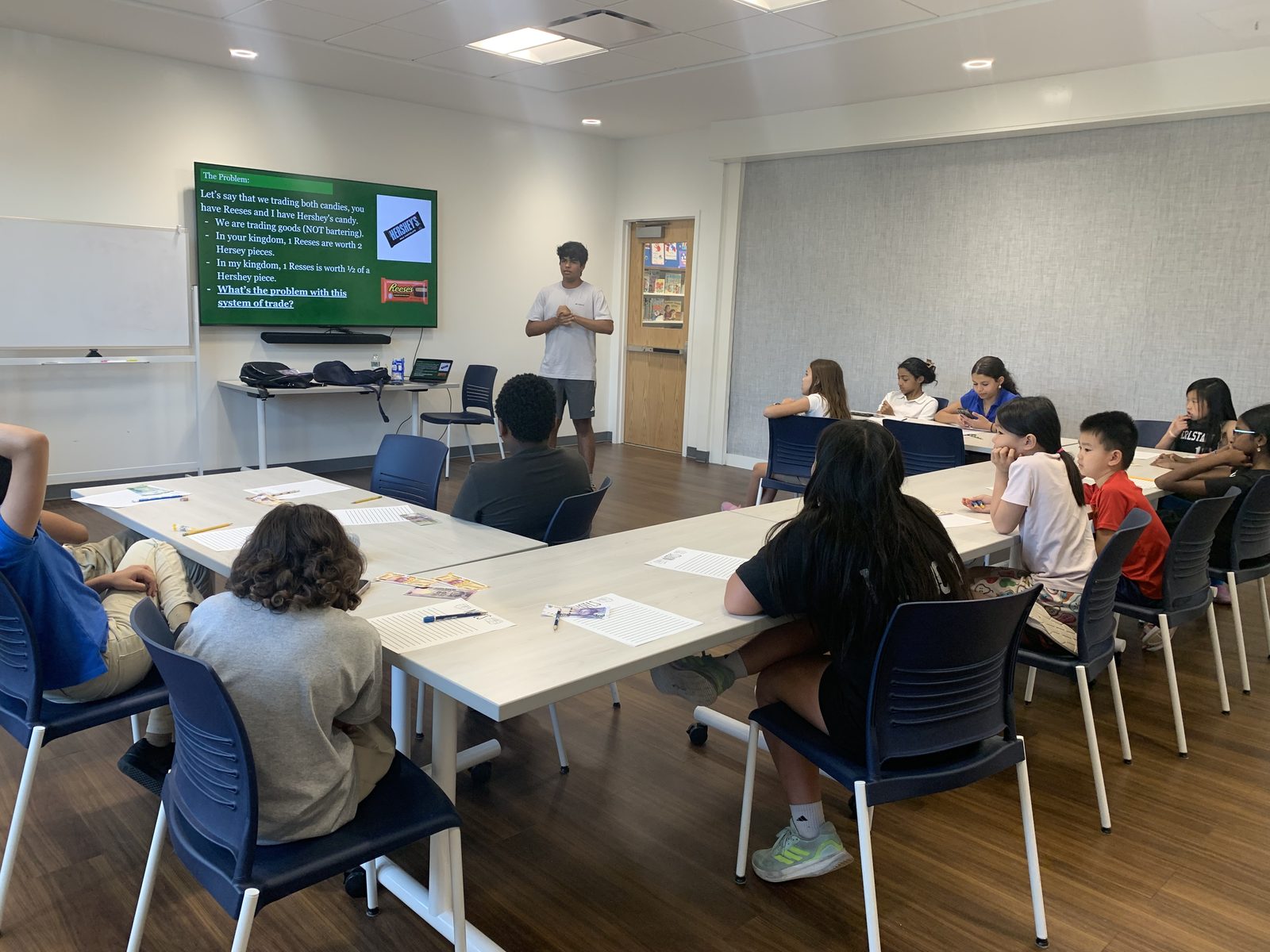 Jonathan teaching at Wallington Memorial Library